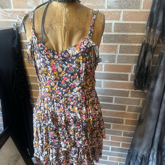 Dress - Picture 6 of 8